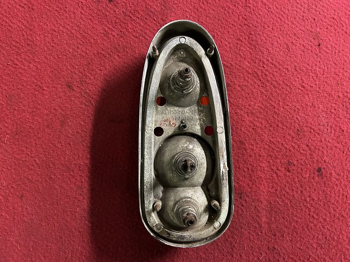 Maserati 3500 GT achterlichteenheid – Foto 2