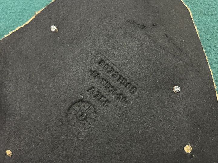 Maserati 4200 GT sierrand tapijt middenconsole links – Foto 3