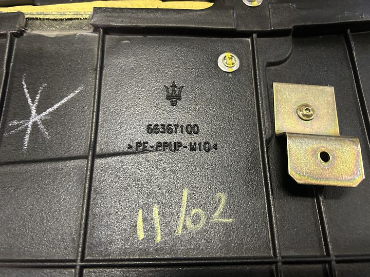 Maserati 4200 GT Spider portierbekleding rechts – Foto 3