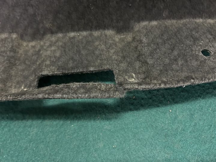 Maserati 4200 Spider kofferbak afwerktapijt – Foto 3