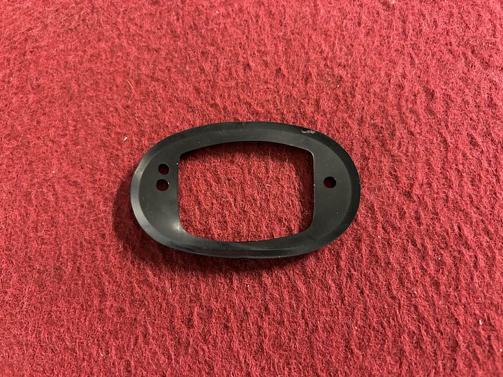 Porsche 356 B/C kentekenverlichting rubber – Foto 2