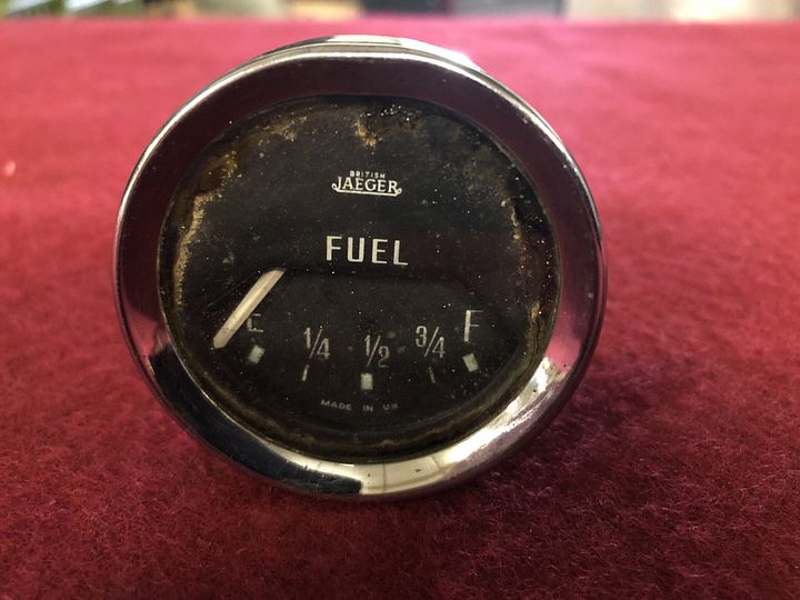 Triumph Spitfire MKI brandstofmeter