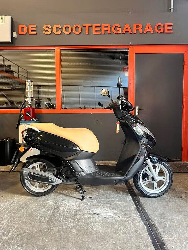 Peugeot kisbee snor 25km 2018 – Foto 2