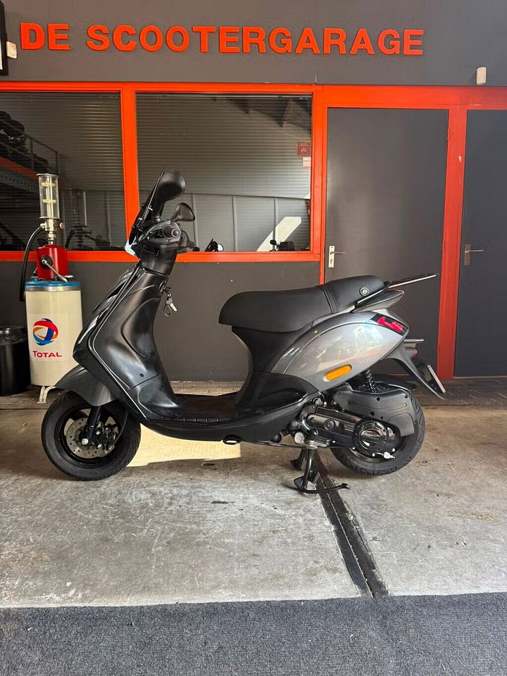 Piaggio Zip Brom 45km e4 SP 2019 FULL Agaat grijs – Foto 4