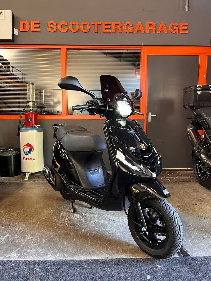 Piaggio Zip Brom 45km SP e3 FULL Black on Black 2017