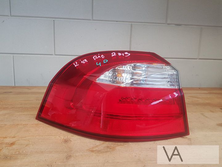 Kia Rio 2012 - 2016 achterlicht links LED nette staat €100