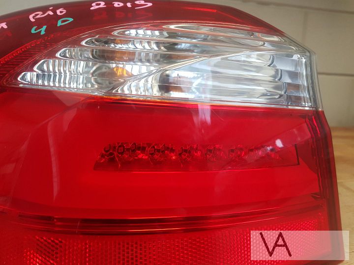 Kia Rio 2012 - 2016 achterlicht links LED nette staat €100 – Foto 3
