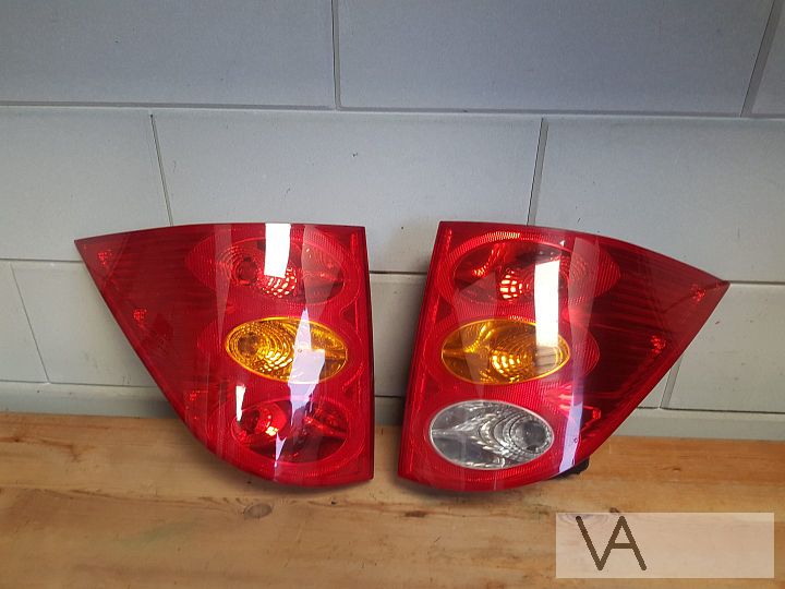 Peugeot 1007 2005-2010 achterlicht rechts €30 passagier