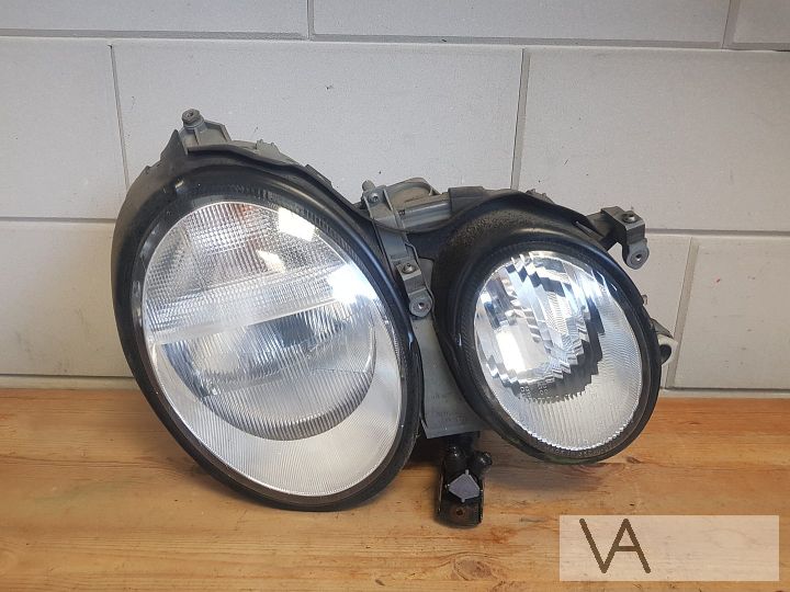 Mercedes CLK klasse W208 1997-2003 xenon koplamp rechts €200