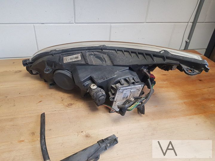 Citroen C4 2004 - 2010 koplamp rechts xenon 9646894280 €150 – Foto 4