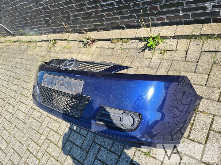Mazda 5 2005 - 2009 voorbumper nette staat met grille €100 – Foto 2
