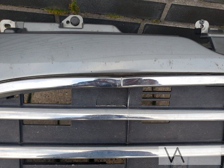 Daihatsu Trevis 2005 - 2010 voorbumper grijs met grille €175 – Foto 4