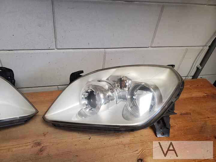 Opel Tigra 2004 - 2010 koplamp links zilver met ribbel €100