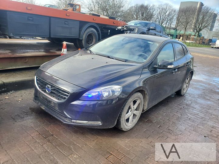 Volvo V40 2012-2019 deur portier links achter zwart 452 €100 – Foto 3