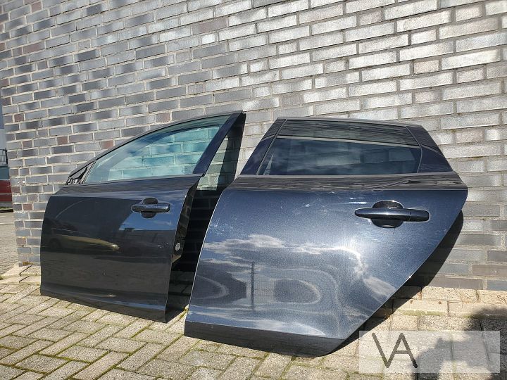 Volvo V40 2012-2019 deur portier links achter zwart 452 €100 – Foto 2
