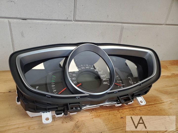 Volvo V40 2012 - 2015 tellerklok cockpit 31394171 diesel €50 – Foto 2