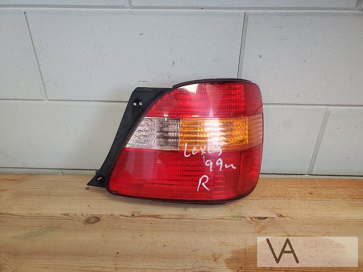 Lexus GS gs300 1998 - 2004 achterlicht rechts klein plekje