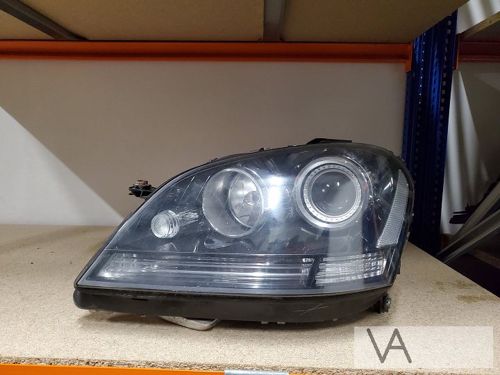 Mercedes ML W164 2005 - 2009 xenon koplamp zwarte inleg €350