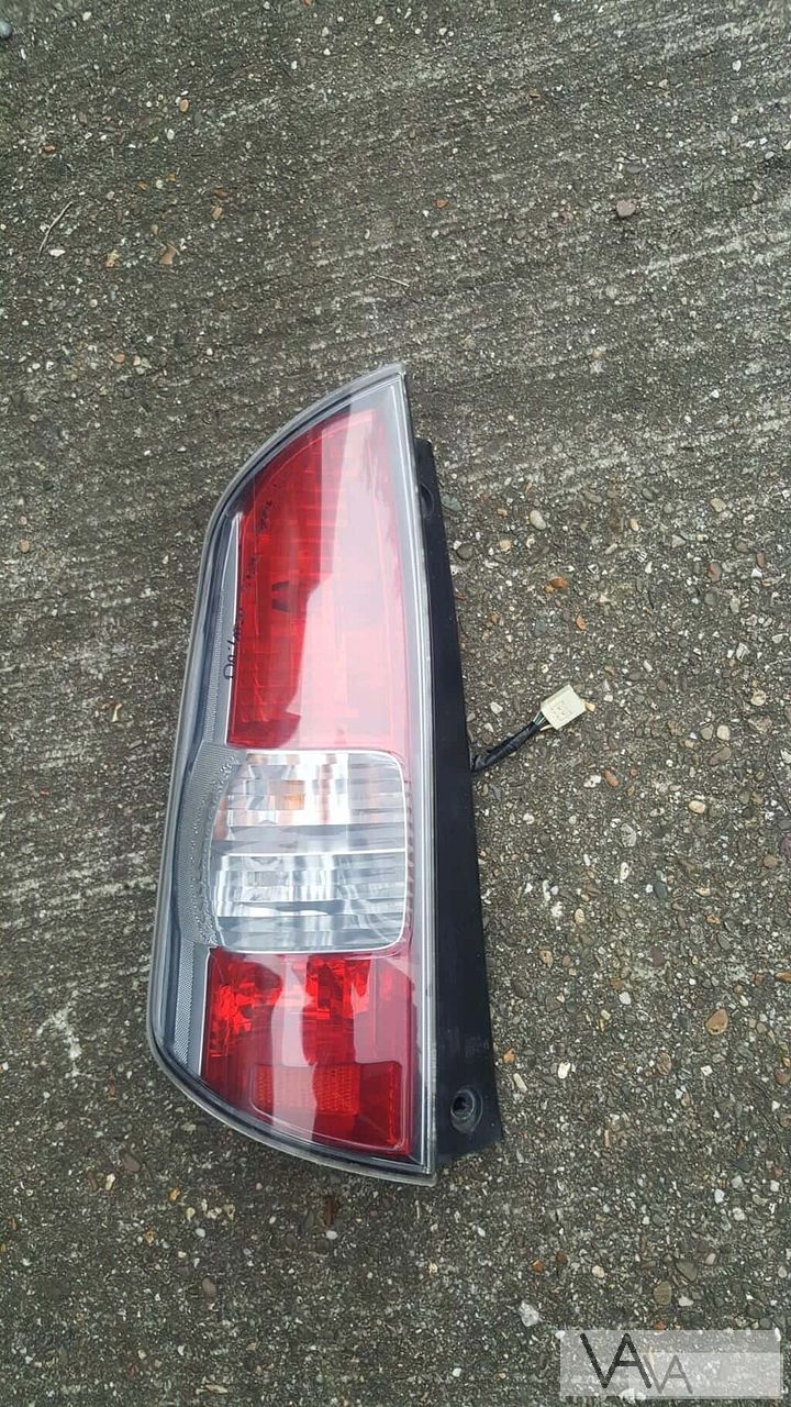 Achterlicht links Daihatsu Sirion 2 2005 - 2010 bestuurder