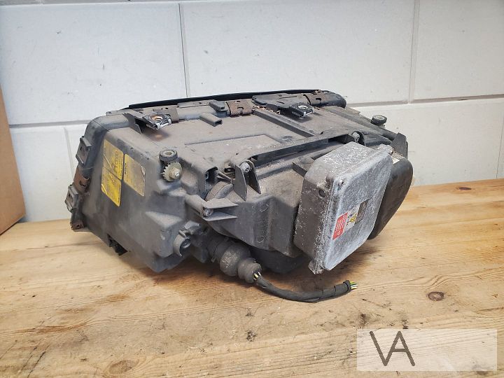 Audi A8 1994 - 1999 xenon koplamp rechts met module €150 – Foto 3