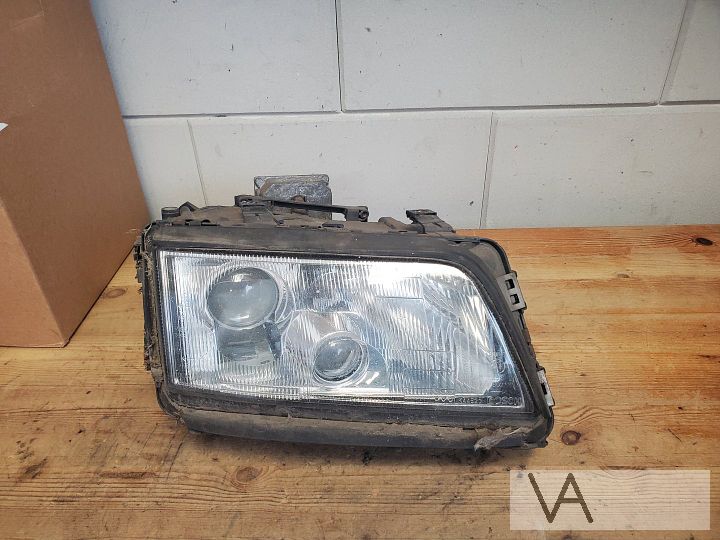 Audi A8 1994 - 1999 xenon koplamp rechts met module €150 – Foto 2