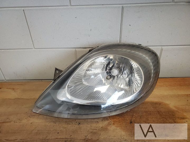 Renault Trafic / Opel Vivaro 2001 tot 2006 koplamp links €30