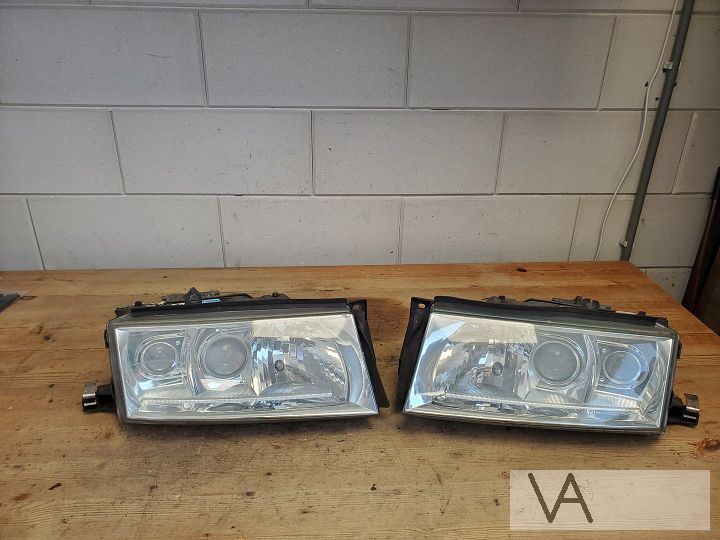 Skoda Octavia 1997 - 2005 koplamp links rechts XENON €100/st