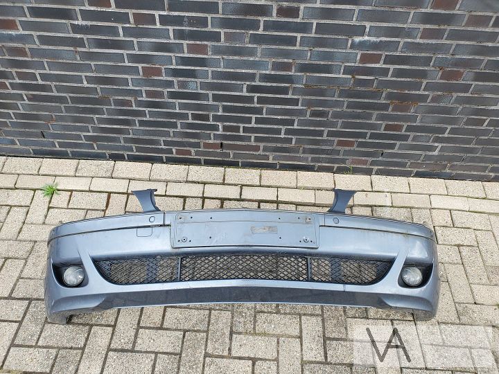 BMW 7 serie E65 facelift voorbumper met pdc  mistlampen €350