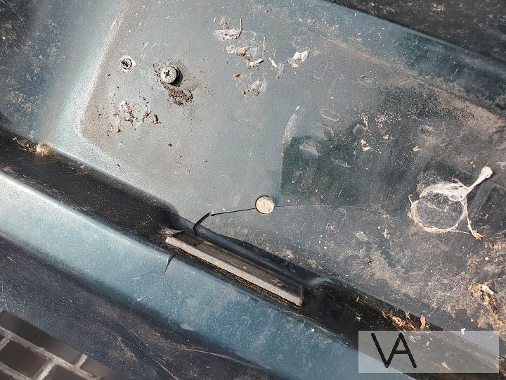 Peugeot 406 coupe 1997 -2005 achterbumper lichte schade €150 – Foto 6