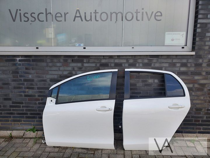 Toyota Yaris 2 2005 -2013 deur portier links achter wit €150 – Foto 3