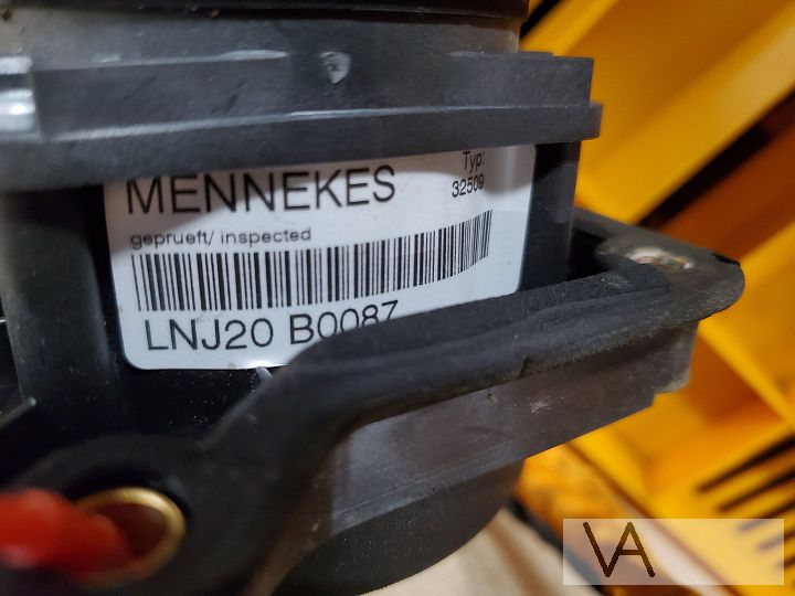 Volvo V60 plugin Hybrid stekker in voorscherm oplaadpunt €75 – Foto 2