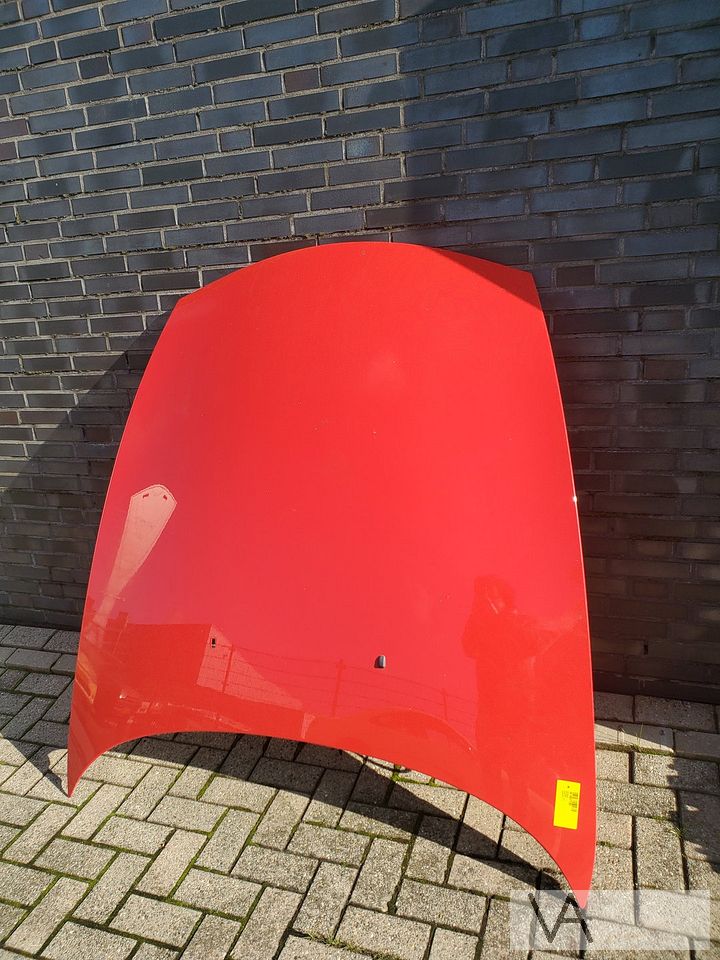 BMW Z4 e85 e86 2003 - 2009 motorkap rood SCHADEVRIJ €750