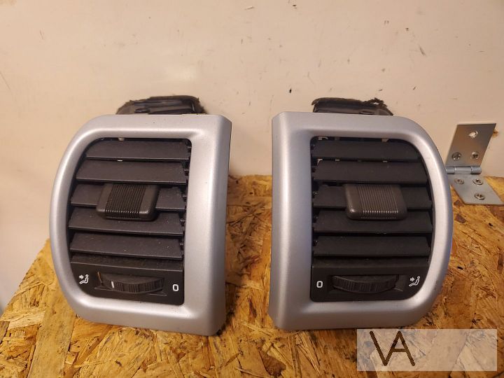 Skoda Fabia 2007 - 2014 luchtrooster zijkant €20 per stuk