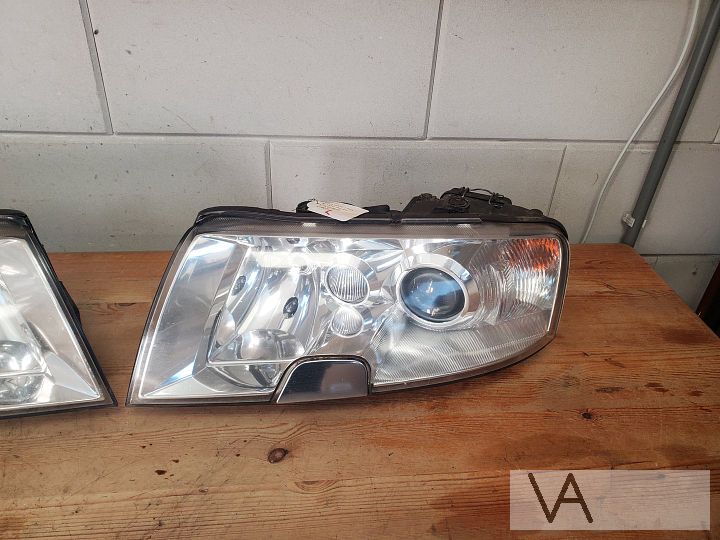 Skoda Superb 2000 - 2008 xenon koplamp met module links €150 – Foto 2