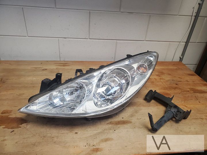 Peugeot 307 koplamp xenon links facelift 2005 - 2008 €200