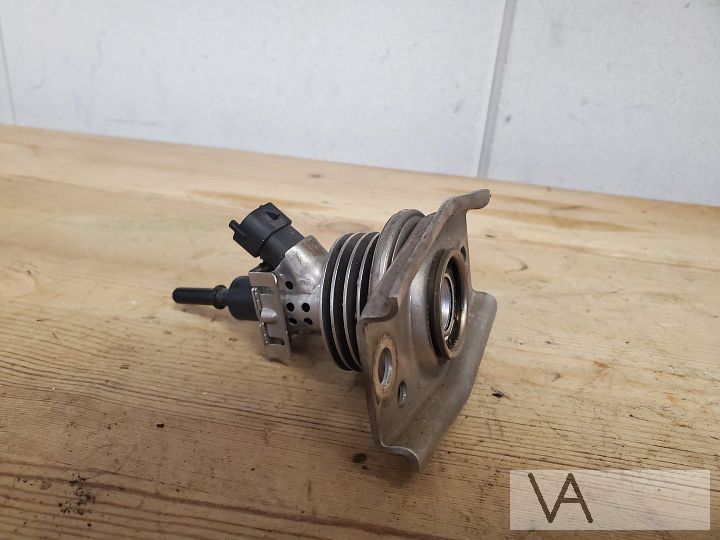 Opel Zafira C 2012 -2019 1.6 diesel adblue injector 55594059 – Foto 2