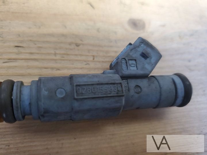 Volvo C70 / V70 / C70 turbo 2.3 benzine injector 0280155830 – Foto 2