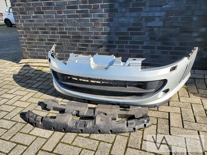 Peugeot 407 coupe 2005 - 2011 voorbumper zilver met pdc €300