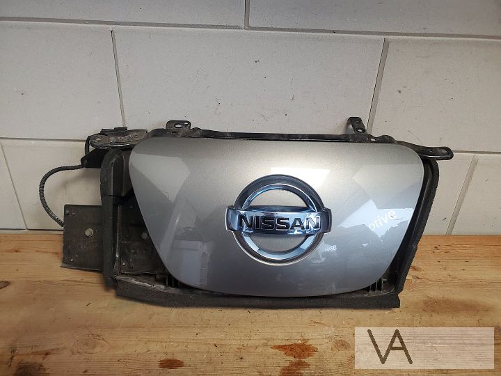 Nissan Leaf 2011 - 2017 grille voorbumper bij oplaadpunt €75