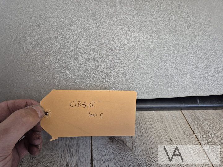 Chrysler 300c 300 c dashboardkastje grijs 2004 - 2010 €30 – Foto 2