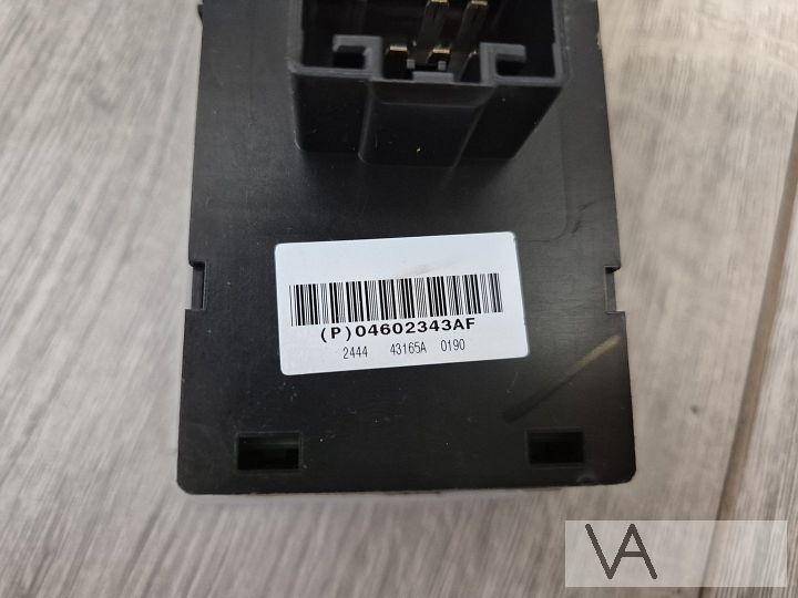 Chrysler 300c 2004 - 2010 raamschakelaar links voor €50 – Foto 2