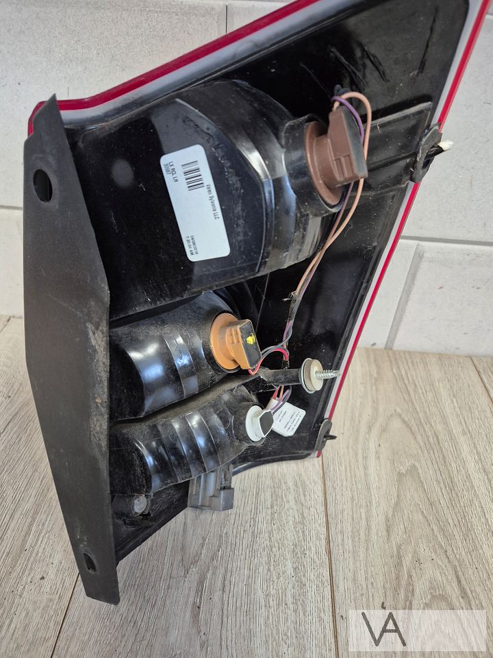 Chrysler 300c station touring 2004 - 2010 achterlicht links – Foto 3