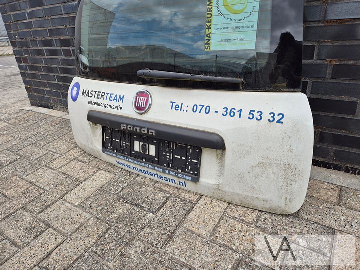 Fiat Panda 2012 - 2020 achterklep wit met stickers €200 – Foto 4