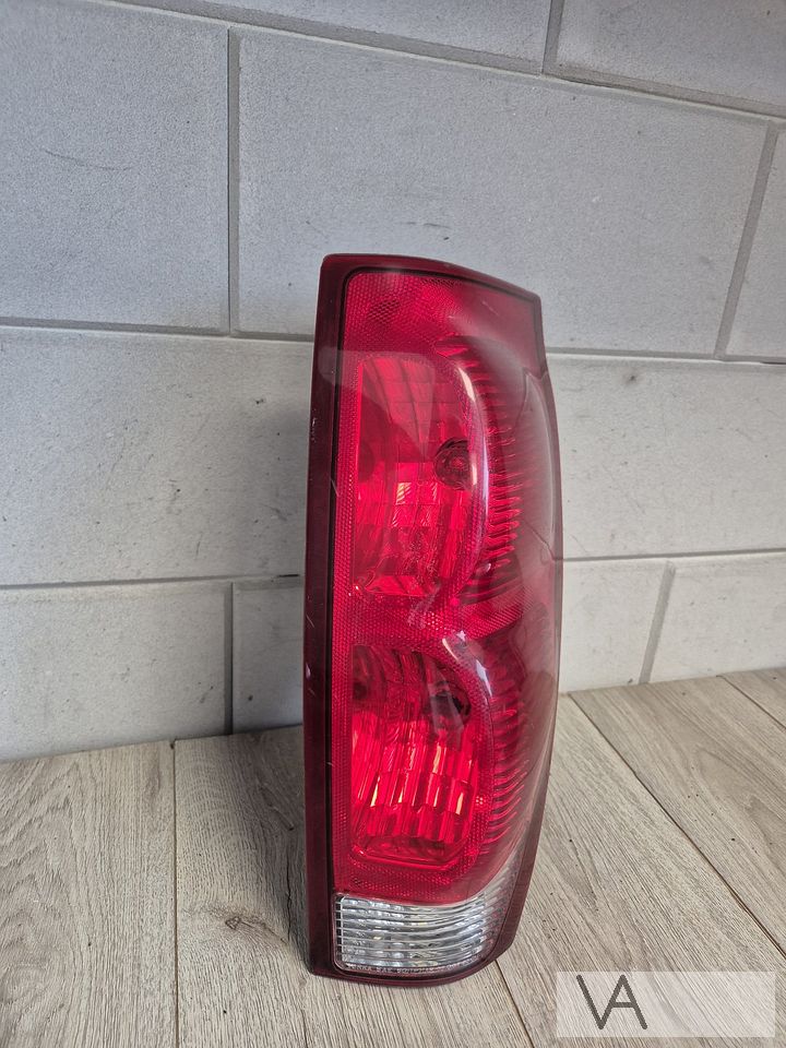 Chevrolet Avalanche 2001 - 2006 achterlicht rechts €100 – Foto 2