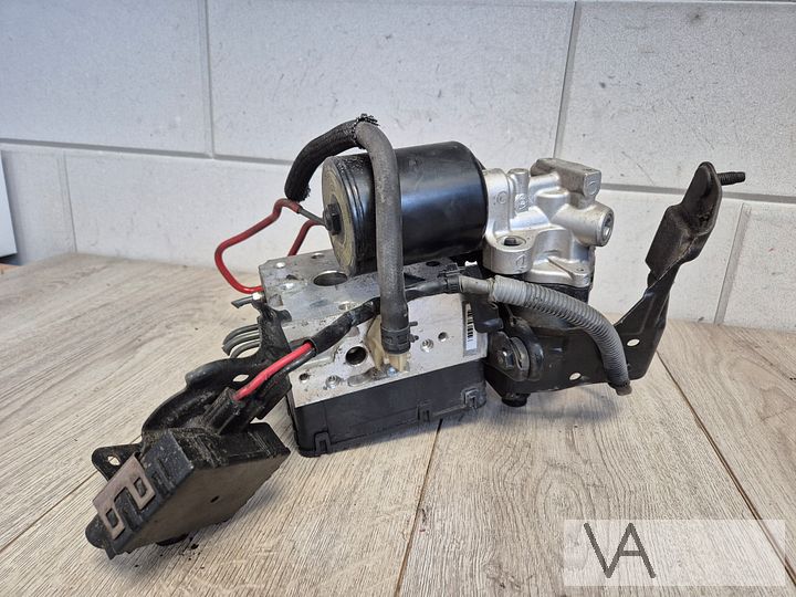 Lexus LS 2006 - 2012 abs pomp met actuator 4707050010 €400 – Foto 5
