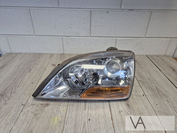 Kia Sorento 2007 - 2011 koplamp links facelift model €40