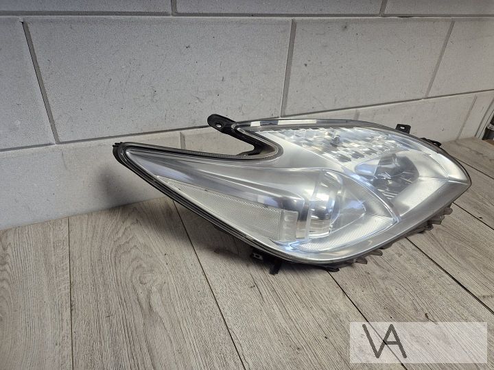 Toyota Prius 2009 - 2012 koplamp rechts onder klein gaatje – Foto 2