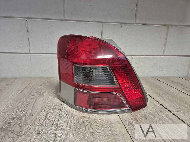 Toyota Yaris 2 2009 - 2012 facelift achterlicht met LED €50