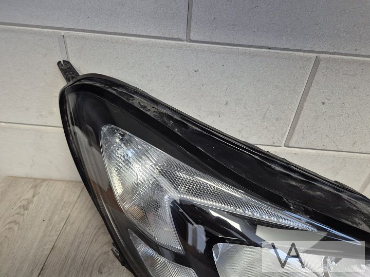 Opel Corsa E 2014 - 2020 koplamp rechts 13381336 €150 – Foto 3