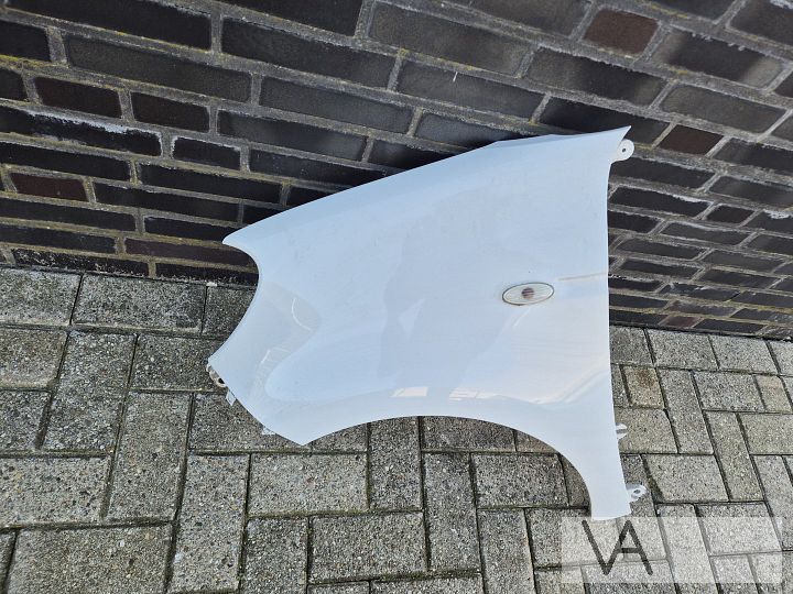 Smart Forfour 2013 - 2022 voorscherm spatbord LINKS wit €100 – Foto 2
